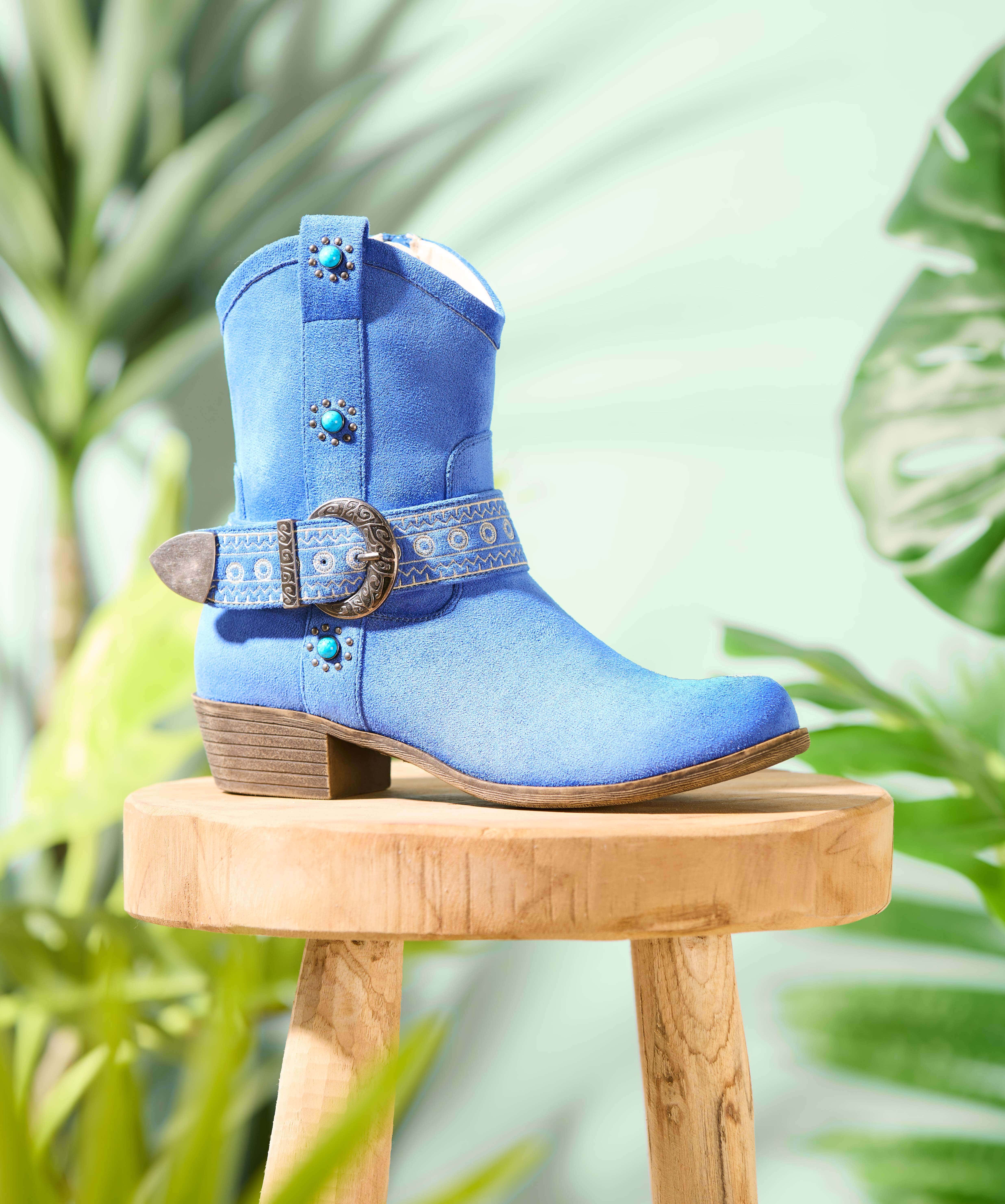 Road Trip Buckle Boots