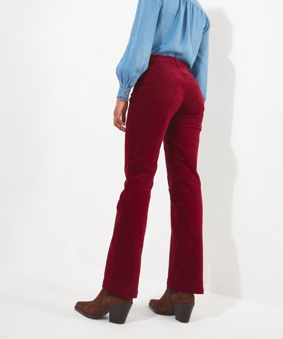 7 Types of Pants Every Man Should Own in 2023 (+3 to Avoid)