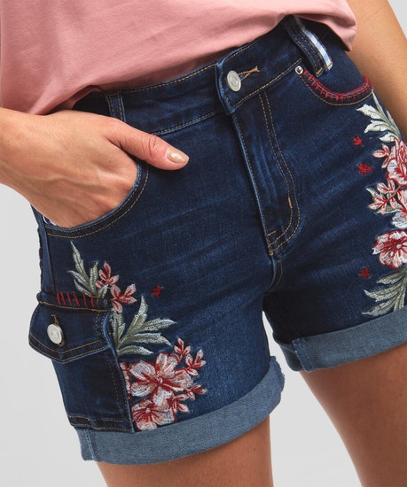 Perfect Prairie Embroidered Shorts