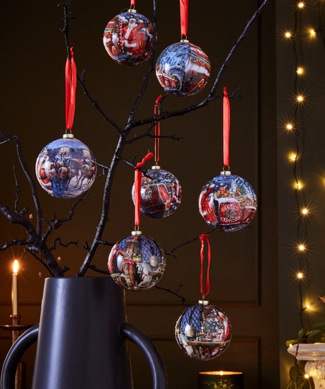 Pack Of 7 Traditional Christmas Baubles