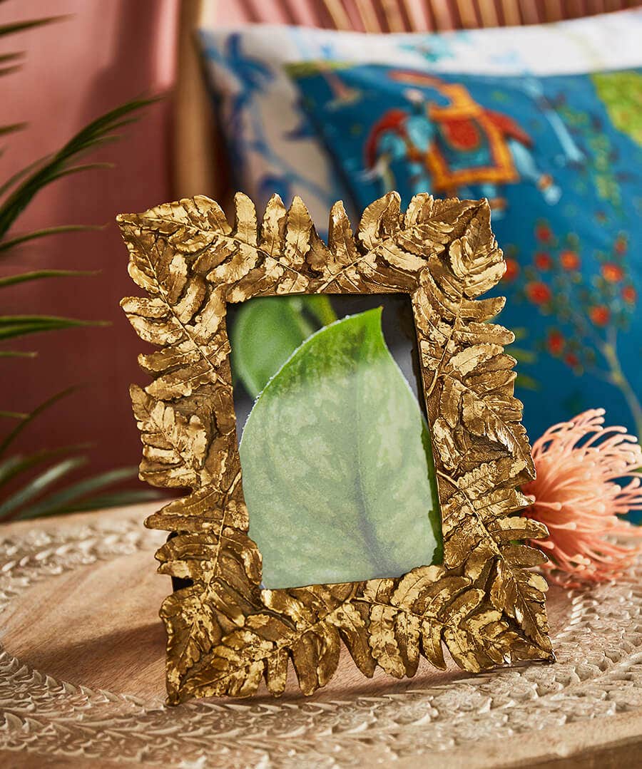 Fresh Fern Frame