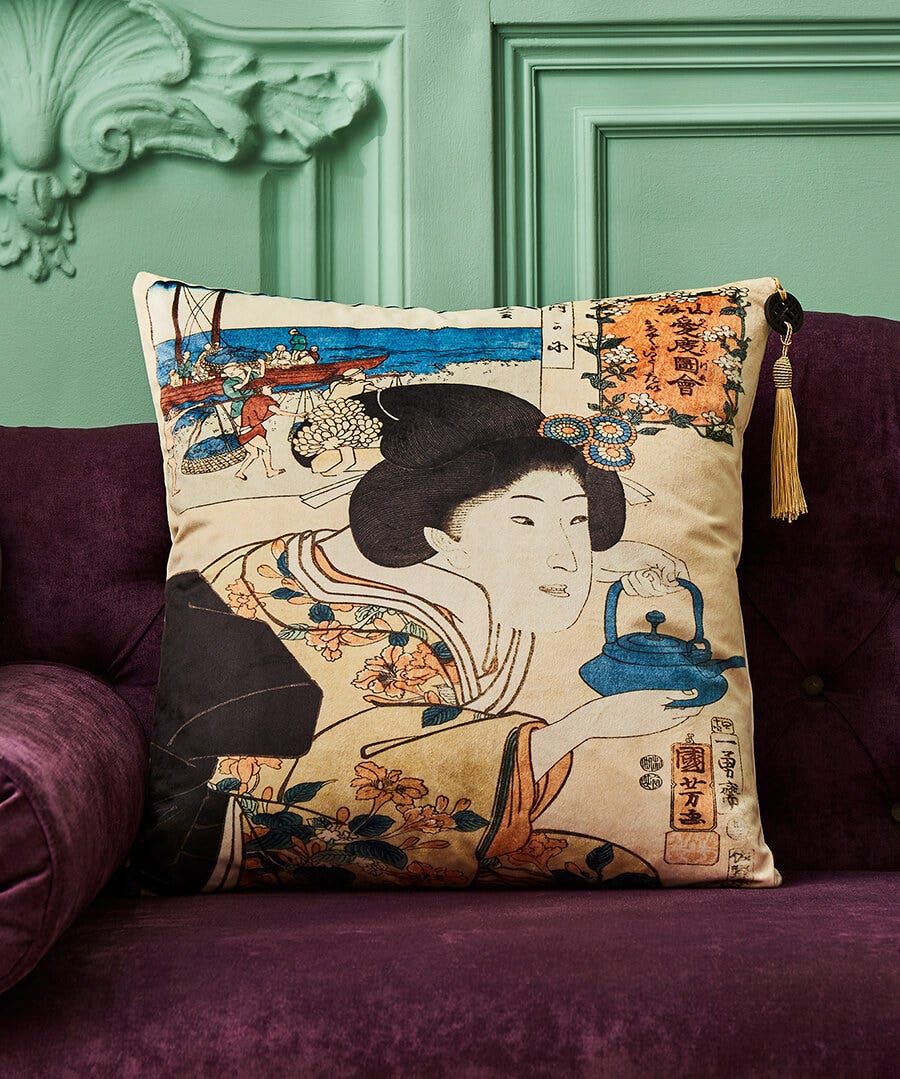 Geisha Grace Velvet Cushion