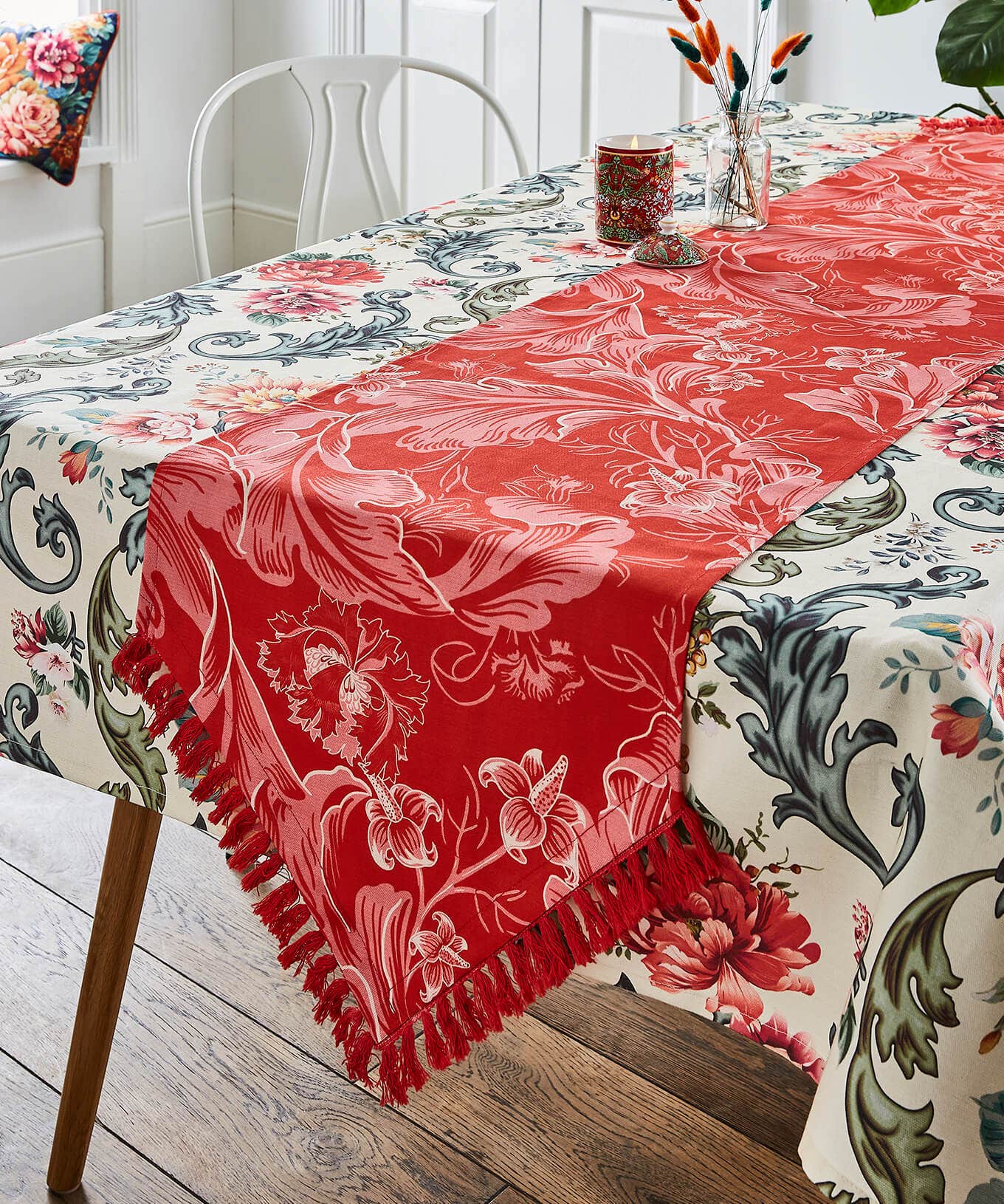 Beautiful Baroque Floral Table Runner