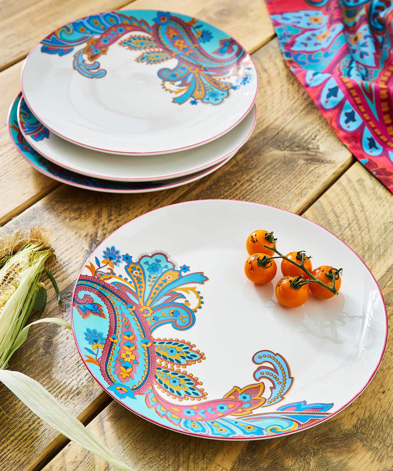 Set Of 4 Perfect Paisley Dinner Plates