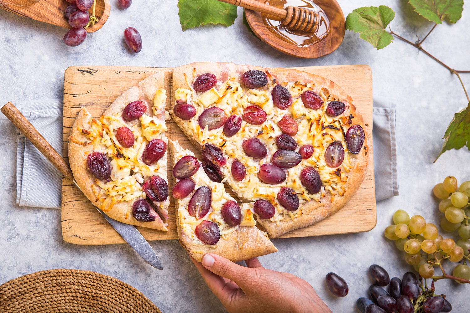 Eating Al Fresco - Grape, Goats Cheese and Rocket Pizza