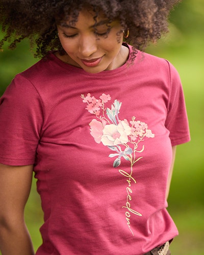Skinny Jeans with Fitted T-Shirt