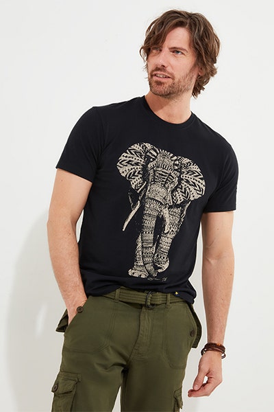 Style a Graphic T-Shirt with Tailored Jacket