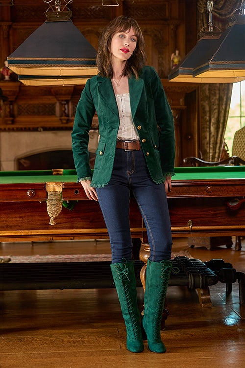 How to style women's trousers