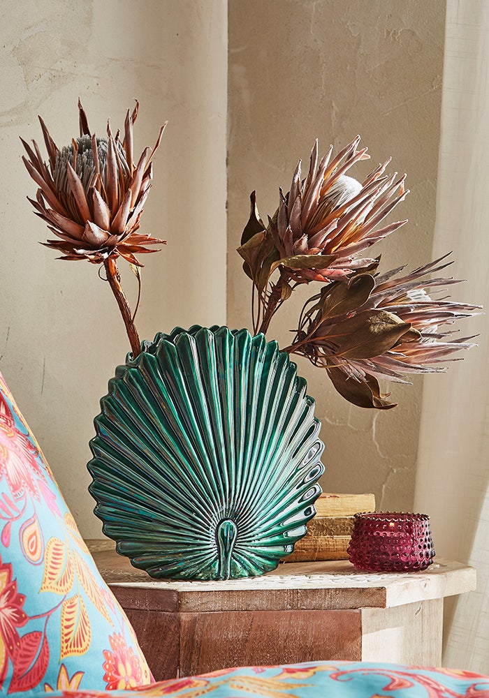 Serene Seashell Vase