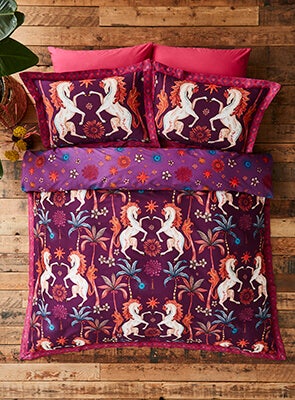 Hyptonic Horses Reversible Bed Set