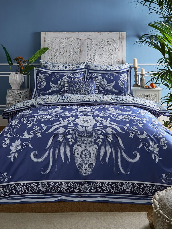 FLORAL VIVID VASE REVERSIBLE DUVET SET