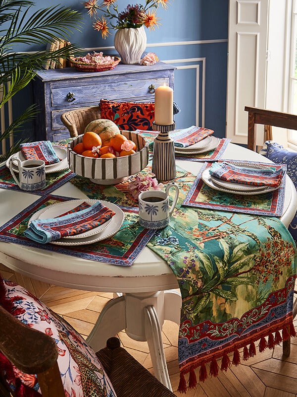 SERENE SETTING TABLE RUNNER