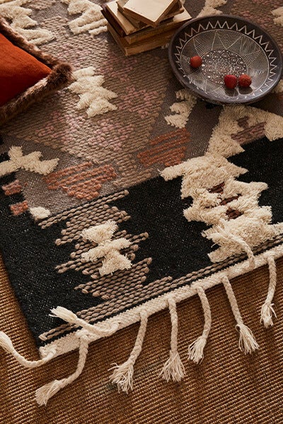 Terrific Tufted Wool Rug